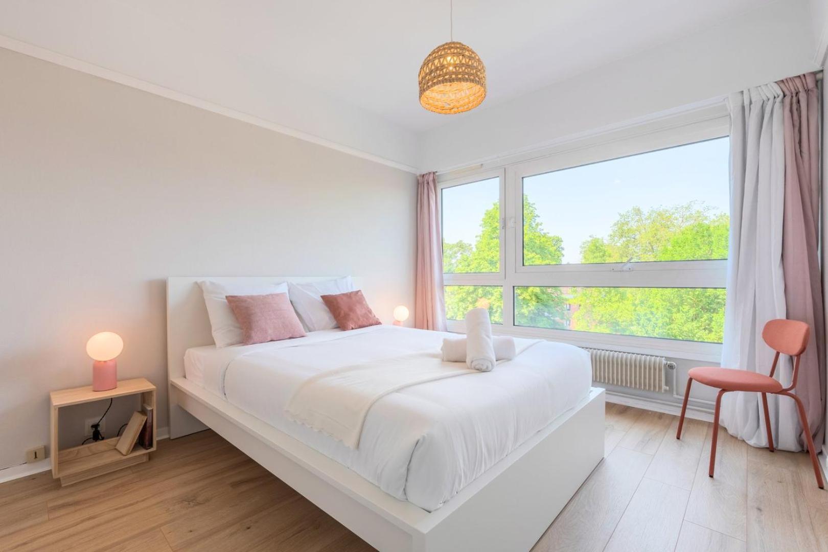 Spacious 3 Bedroom Apartment & Private Parking! Lambersart Ngoại thất bức ảnh