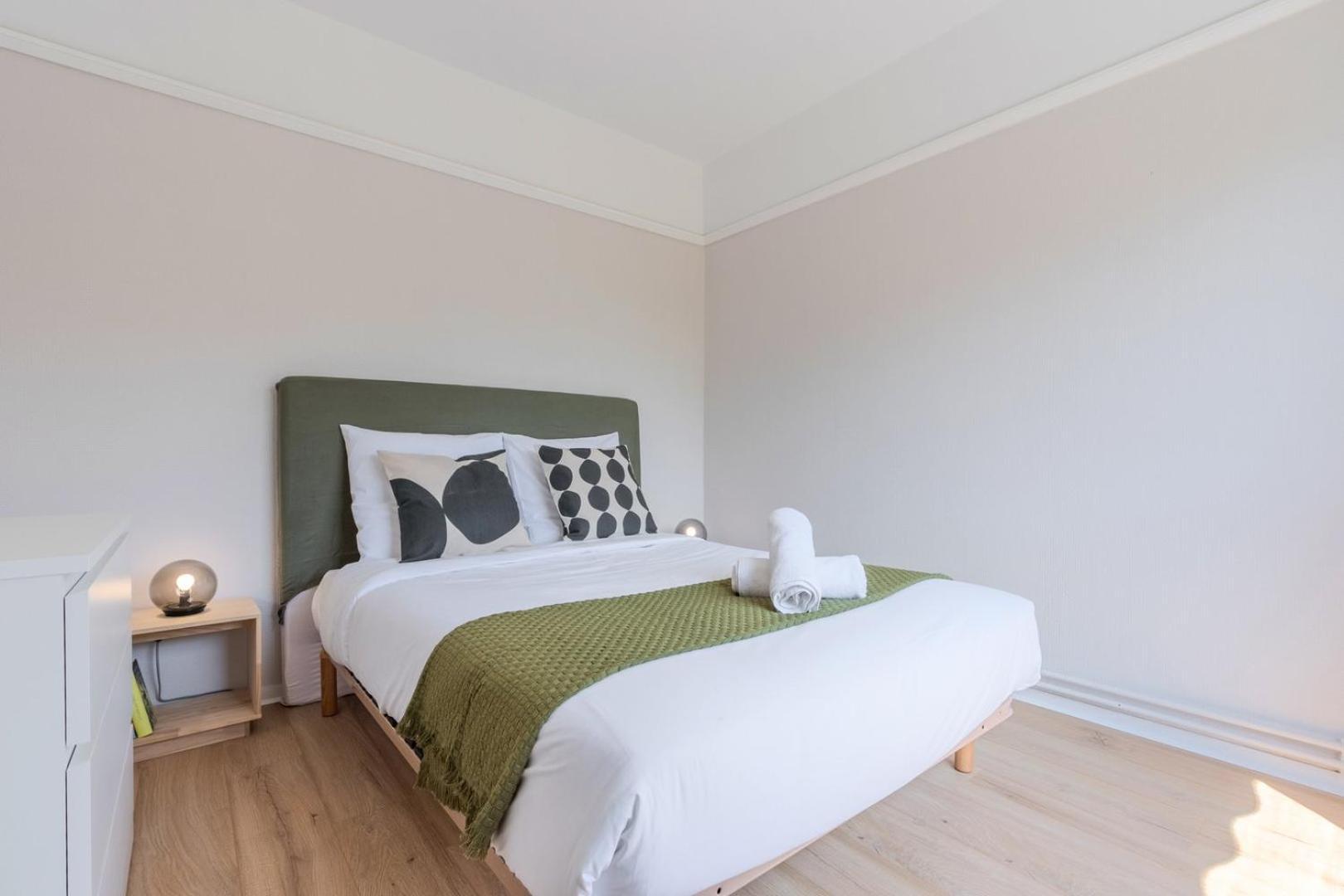 Spacious 3 Bedroom Apartment & Private Parking! Lambersart Ngoại thất bức ảnh
