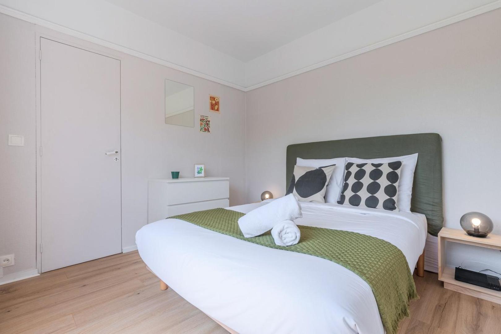 Spacious 3 Bedroom Apartment & Private Parking! Lambersart Ngoại thất bức ảnh