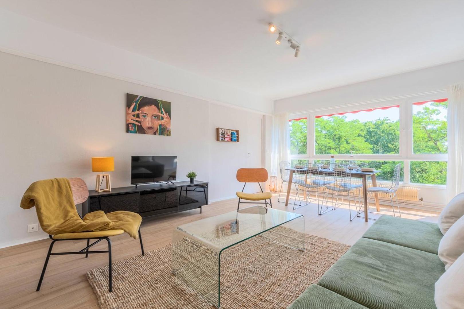Spacious 3 Bedroom Apartment & Private Parking! Lambersart Ngoại thất bức ảnh